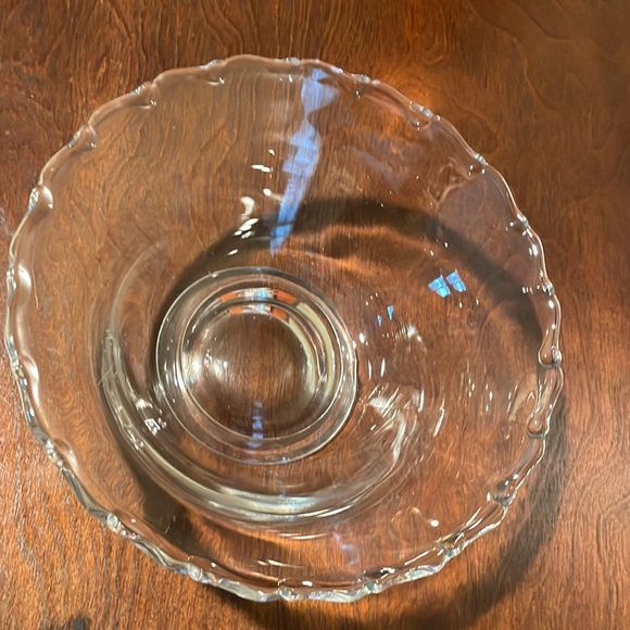 Vintage Fostoria Glass Century pattern pressed, clear glass, flared serving bowl - Picture 4 of 6